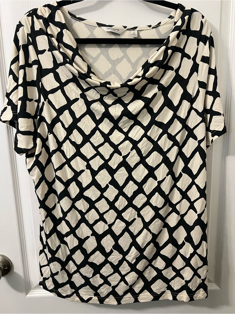 Liz Claiborne Black and White Cowl Neck Short Sleeve Top